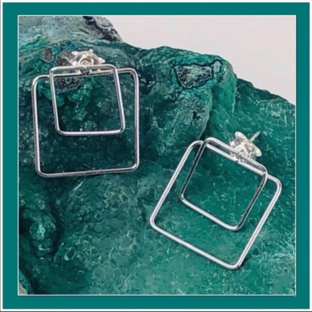 💕SALE💕💕NWOT STERLING SQAURE EARRINGS